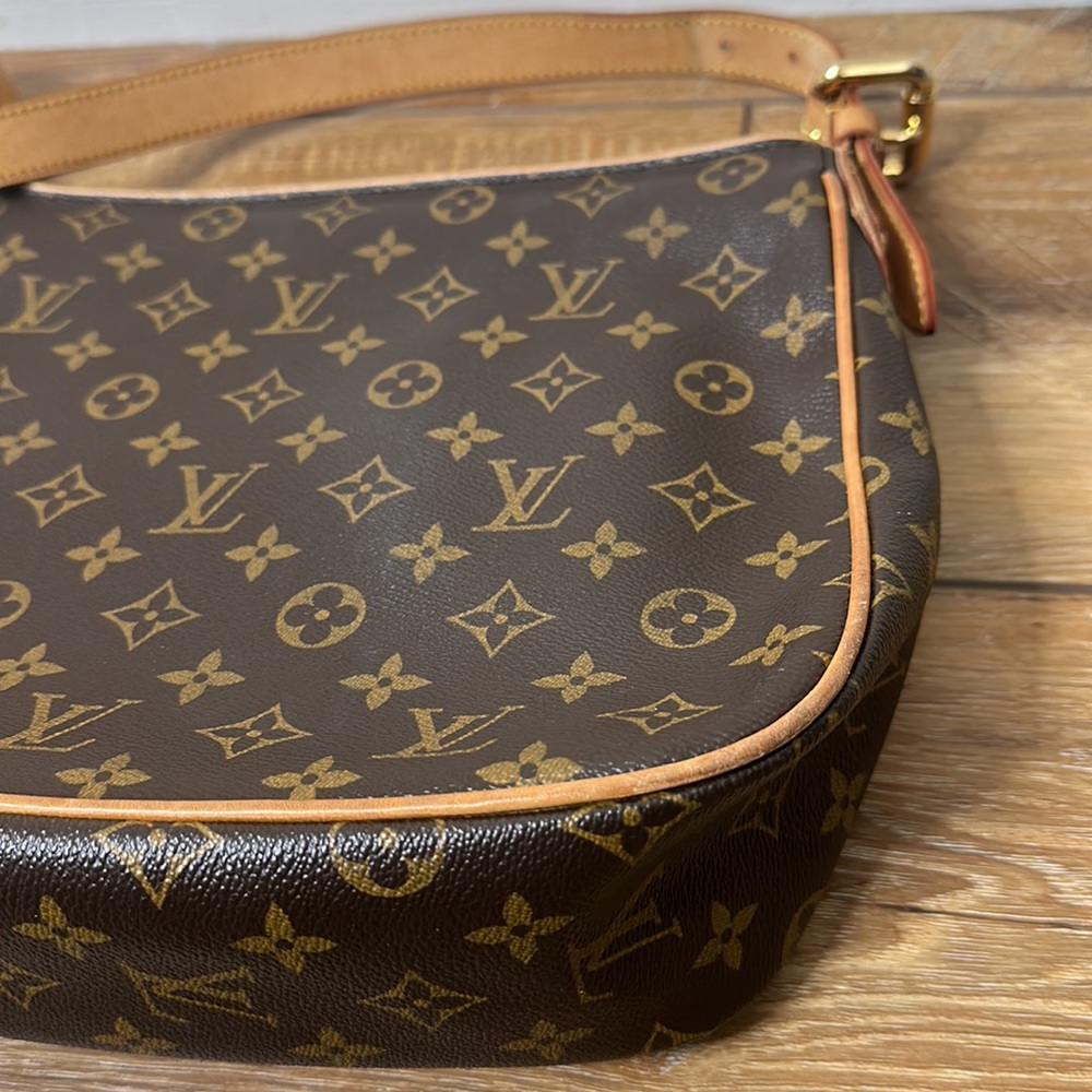 Louis Vuitton Monogram Hudson GM Bag‎ - Picture 8 of 15